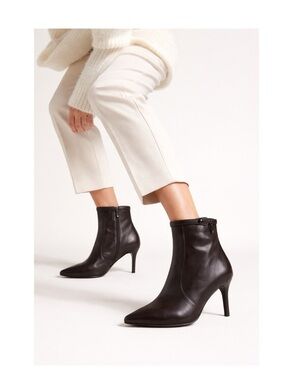 New Via Spiga Leather Ankle Boots Colour Chocolate Brown Size 8.5 Wide